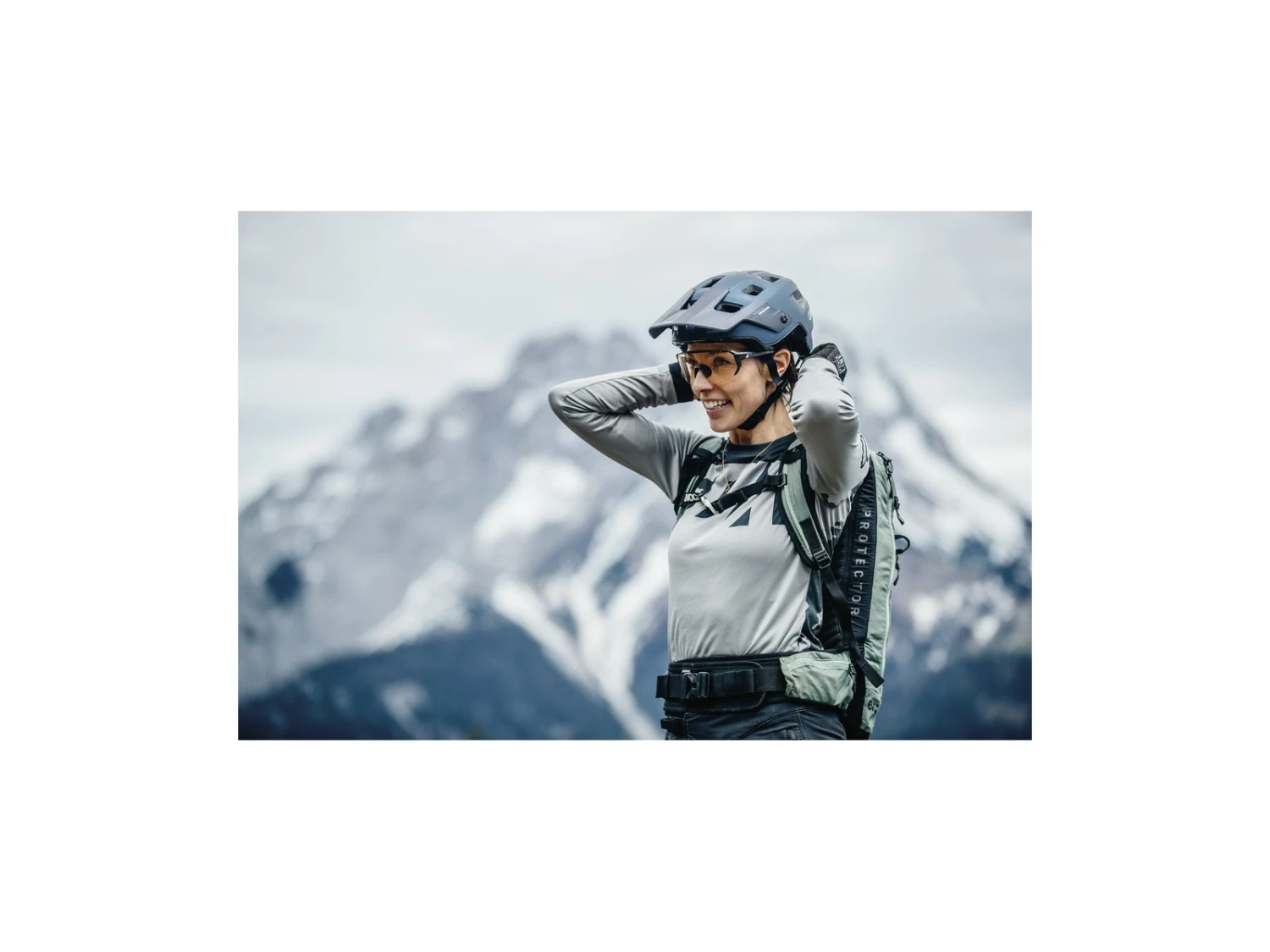 ABUS Casque VTT MoDrop Polar White 7 ABUS Casque VTT MoDrop Polar White – Image 5