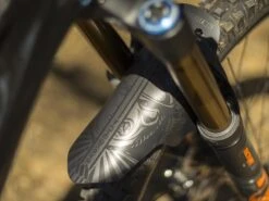 All-mountain-style AMS Garde Boue Avant Ronin Mud Guard -Magasin De Vtt De Qualité ams garde boue avant ronin mud guard 3