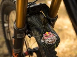 All-mountain-style AMS X RED BULL Rampage Garde Boue Avant Mud Guard -Magasin De Vtt De Qualité ams x red bull rampage garde boue avant mud guard 2