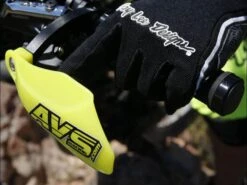 AVS Racing Protège Mains VTT MTB Hand Guard Basic -Magasin De Vtt De Qualité avs racing protege mains vtt mtb hand guard basic 2