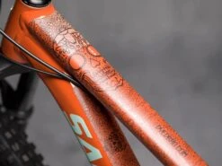 DYEDBRO “Día De Muertos” Stickers De Protection De Cadre VTT -Magasin De Vtt De Qualité dyedbro dia de muertos stickers de protection de cadre vtt 2