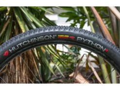 HUTCHINSON Python 2 Pneu Souple Hardskin Tubeless Ready - 26 X 2,25 Pouces -Magasin De Vtt De Qualité hutchinson python 2 pneu souple hardskin tubeless ready 26 x 225 pouces 2