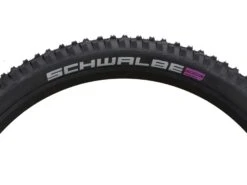 SCHWALBE Big Betty Pneu Souple Evolution Addix Ultra Soft Super Downhill - 27,5 X 2,4 Pouces -Magasin De Vtt De Qualité schwalbe big betty pneu souple evolution addix ultra soft super downhill 275 x 24 pouces 2